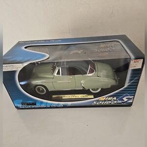 Mira by Solido 1950 Chevrolet Bel Air 1/18